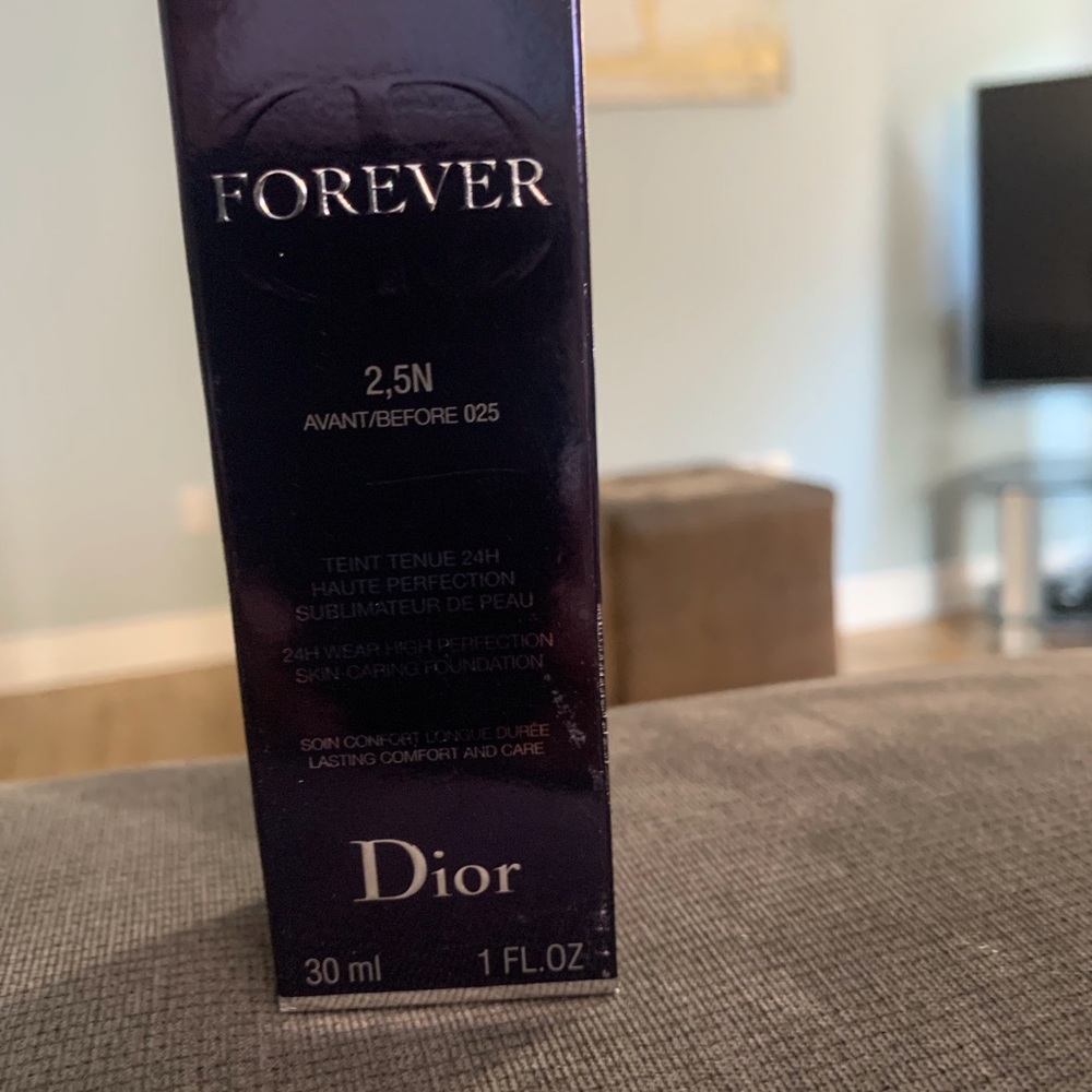 Christian Dior - Picture 5 of 10